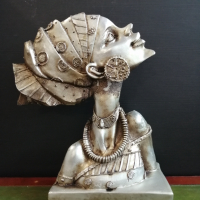 Декоративна статуетка африканка, снимка 1 - Статуетки - 36151331