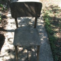 Стар дървен стол, снимка 1 - Антикварни и старинни предмети - 33986229