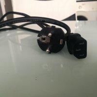 Захранващ кабел, снимка 1 - Кабели и адаптери - 41456130