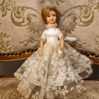 Стара колекционерска кукличка, булка за торта., снимка 2 - Колекции - 44796100