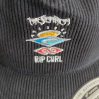 Продавам нова кадифена,скейт шапка,тип тръкър Rip Curl ,all size., снимка 3 - Шапки - 41766316