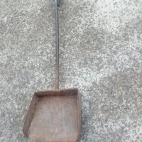 Стара желязна лопатка за огнище, снимка 1 - Антикварни и старинни предмети - 41644861