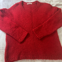 Пуловер, снимка 1 - Блузи с дълъг ръкав и пуловери - 44521561