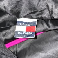 Оригинално ново яке с качулка ветровка горница Tommy Hilfiger , снимка 8 - Спортни дрехи, екипи - 39048097