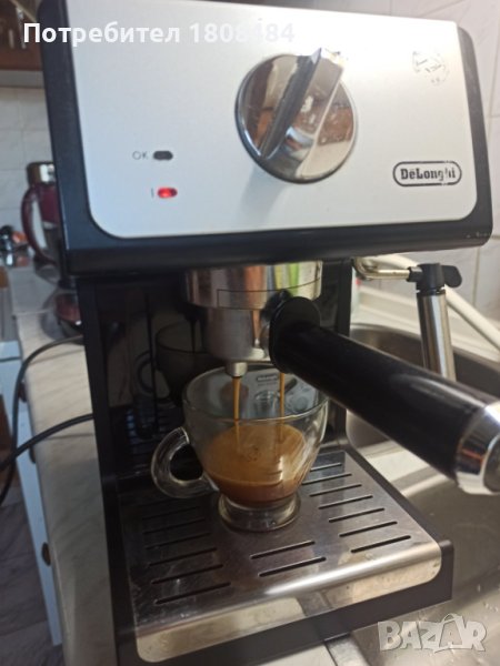 Кафемашина Делонги с ръкохватка с крема диск, работи перфектно , снимка 1