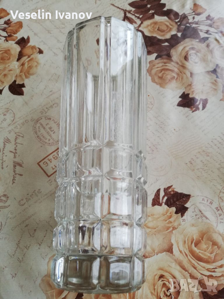 Стъклена стара ваза, снимка 1