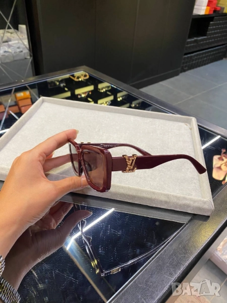 очила с черен обикновен калъф и ув защита chanel , снимка 1