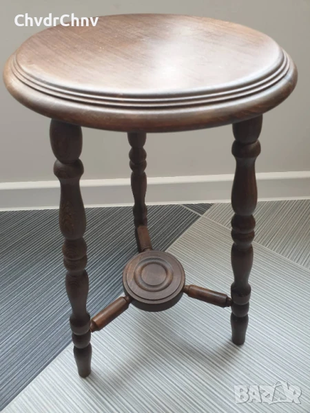 Малка ниска дървена масичка/стойка за саксия-статуетка/маса-триножник 29x50см, снимка 1