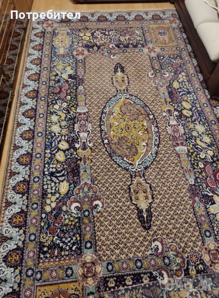 Персийски килим запазен, снимка 1