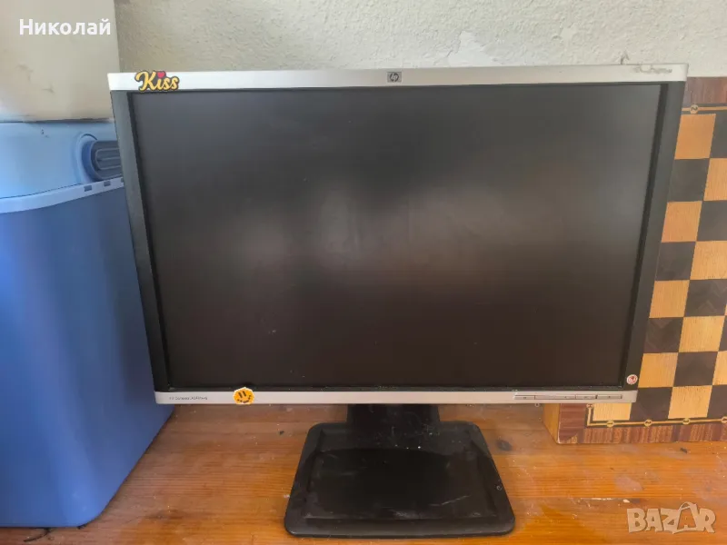 Монитор HP Compaq LA2405wg, снимка 1