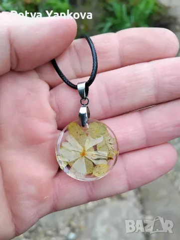 Колие от естествени цветя , снимка 10 - Колиета, медальони, синджири - 46654375