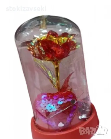 Вълшебна роза под стъклен купол с пайетено сърце и LED светлини, снимка 3 - Лед осветление - 48846222