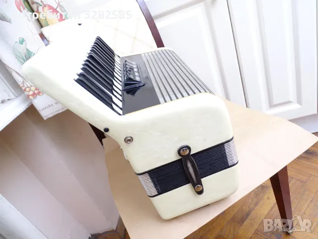 Акордеон Велтмайстер Гигантили 80 баса, снимка 6 - Акордеони - 48589813