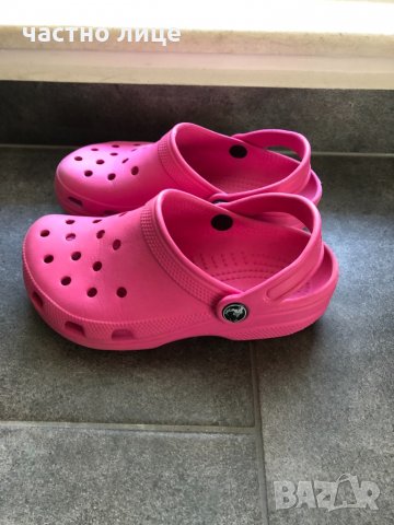 Продавам Crocs за момиче, снимка 2 - Детски сандали и чехли - 34718850