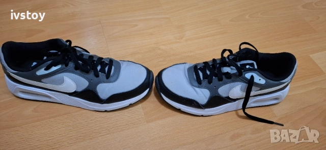 Маратонки NIKE Air - 42.5, снимка 3 - Спортна екипировка - 51955634