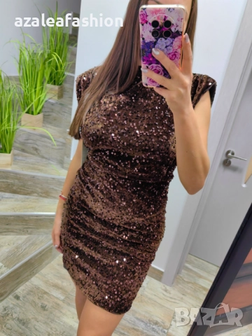 Рокля с пайети, снимка 2 - Рокли - 52710926