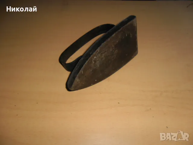 Старинна метална ютия, снимка 5 - Антикварни и старинни предмети - 49016220