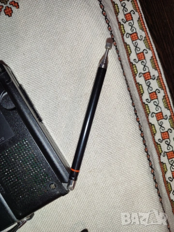 Използвано радио Panasonic RF-B10 FM/SW/MW World Radio Band Receiver., снимка 9 - Радиокасетофони, транзистори - 53557220