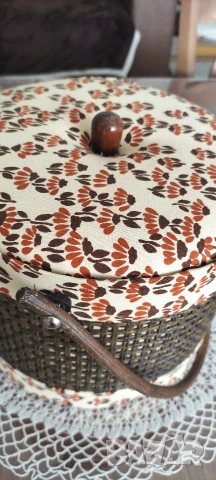 Кош за съхранение на шивашки материали* С над 70 броя макари , снимка 5 - Други стоки за дома - 53219890