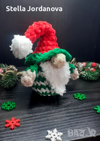 Ръчно изплетен плюшен коледен гном 🎅, снимка 4 - Плюшени играчки - 52238304