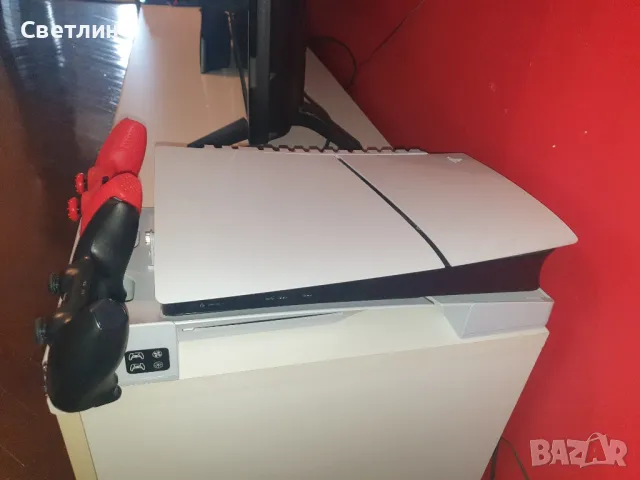 PlayStation 5 с два ДЖОЙСТИКА с 8 игри и стойка!, снимка 2 - Игри за PlayStation - 49932028