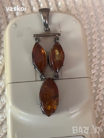 Сребро и кехлибар-9 грама, снимка 2 - Колиета, медальони, синджири - 53538006