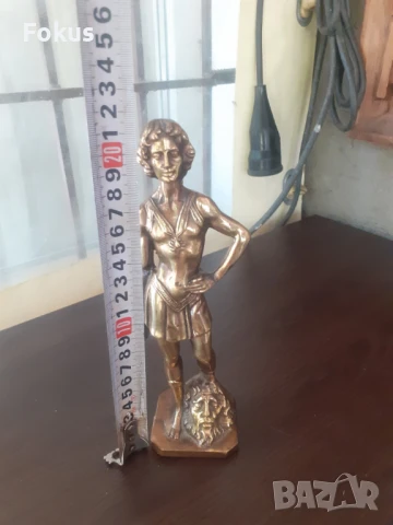 Невероятна стара бронзова статуетка фигура - Давид и Голиат, снимка 5 - Антикварни и старинни предмети - 51043363