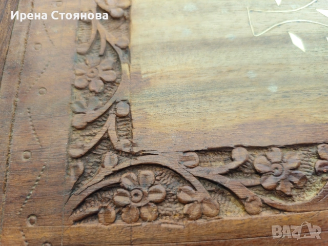 Винтидж табла за сервиране с ръчно резбовани флорални елементи, произход Индия около 1970 г. , снимка 15 - Декорация за дома - 53391589