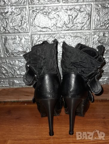 Боти на ток, снимка 2 - Дамски обувки на ток - 35917105