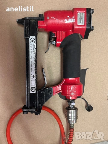 Пневматичен такер Raider 8016 + БОНУС скоби