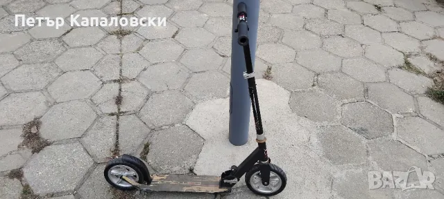 Алуминиева тротинетка

Материал гуми/ размер: PC core•PU /полиуретан/•110 mm, снимка 2 - Детски велосипеди, триколки и коли - 49549920