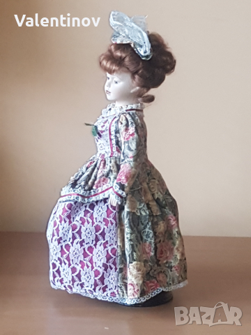Порцеланова кукла със стойка , снимка 4 - Кукли - 36293671