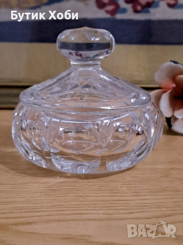 Кристална купичка/ бижутерка с капаче, снимка 2 - Антикварни и старинни предмети - 44641965