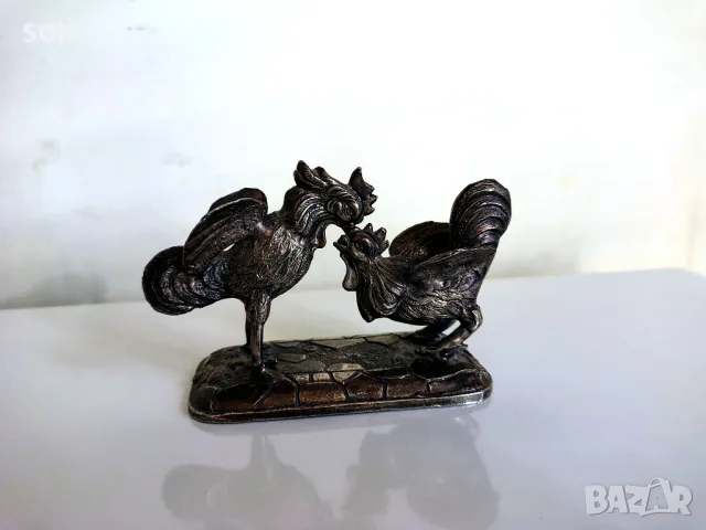 Прекрасна Колекционерска Фигурка Петел и Кокошка