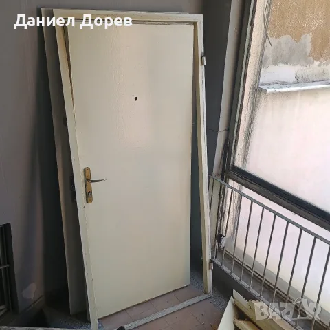 Метална входна врата!