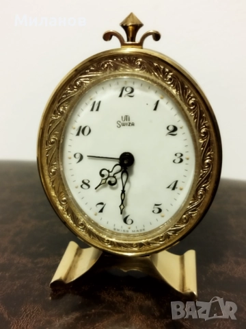 Стар швейцарски будилник, настолен часовник