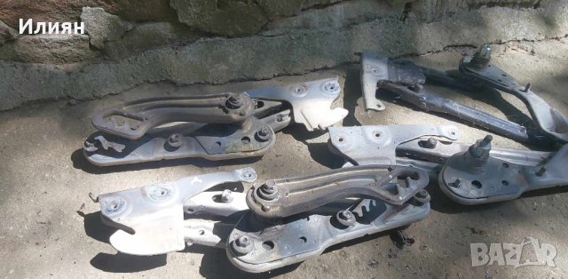 Панти за преден капак Мерцедес 124, снимка 3 - Части - 41980303