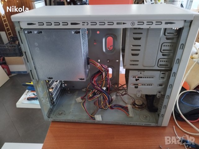 Компютърна кутия със захранване стар модел, снимка 5 - Захранвания и кутии - 40551984