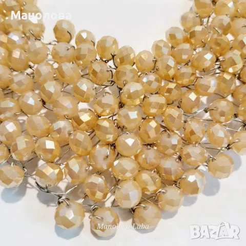 Винтидж колие тип Choker, със стъклени мъниста в прасковен цвят., снимка 2 - Колиета, медальони, синджири - 48218001