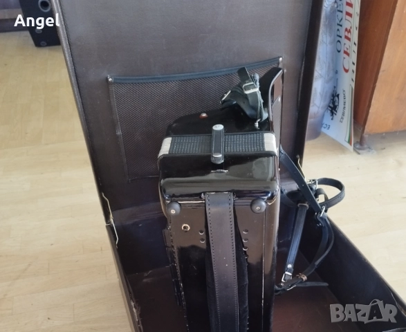 Акордеон Weltmeister S4, снимка 3 - Акордеони - 52790270