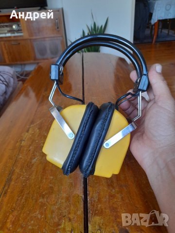 Стари радиослушалки Monita