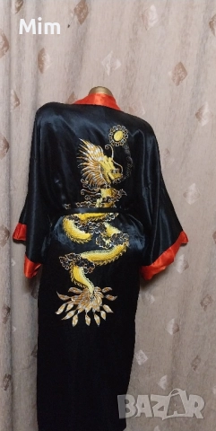 Сатенен халат с две лица черно и червено бродерия дракон , снимка 2 - Нощници - 51915370