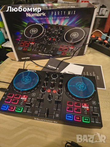 Numark Party Mix II DJ контролер със светлини, 2 дека, миксер, аудио интерфейс и Serato Lite , снимка 3 - Аудиосистеми - 53093279