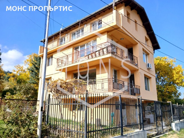 Четириетажна къща с панорамна гледка в с. Кокаляне, Софийска област., снимка 2 - Къщи - 52839574