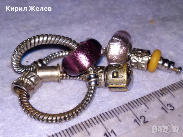 КРАСИВА МОДНА БРОНЗОВА АРТ ГРИВНА с ПОСРЕБРЯВАНЕ КРИСТАЛИ и НАДПИС PANDORA 38672, снимка 8 - Гривни - 41682268