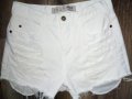 Къс дамски панталон, снимка 1 - Къси панталони и бермуди - 39912518