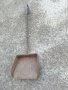 Стара желязна лопатка за огнище, снимка 1 - Антикварни и старинни предмети - 41644861