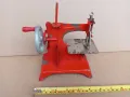 ламаринена метална играчка шевна машина 60те, снимка 5