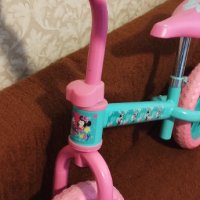 Детско колело за баланс "Минни Маус" (10 инча) - Disney Minnie Mouse - 🩷 в розово  , снимка 2 - Детски велосипеди, триколки и коли - 42678885