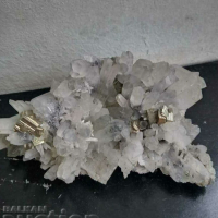 Друза планински кристал, кварц, пирит,галенит, снимка 1 - Други ценни предмети - 44659771